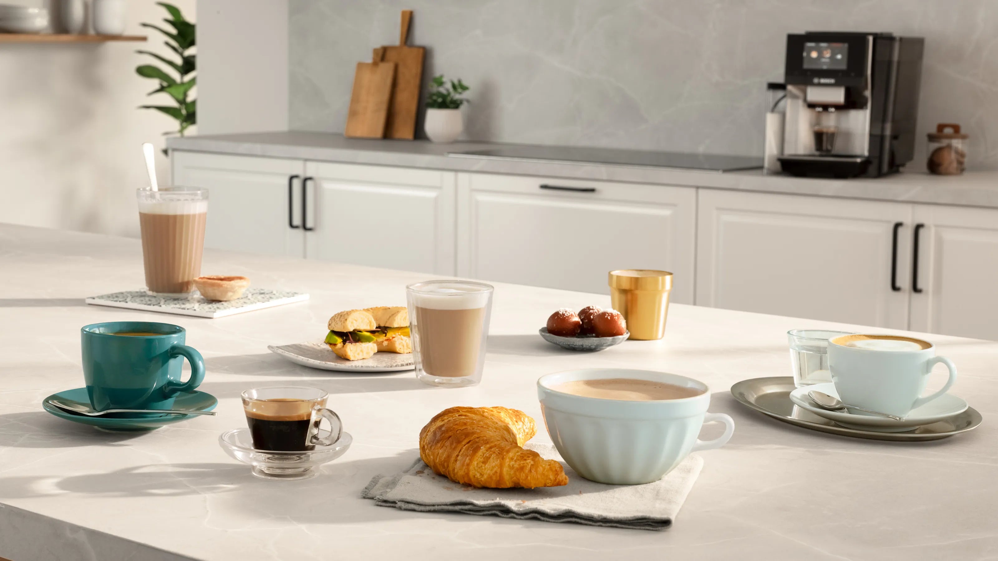 800 Series Fully Automatic Espresso Machine VeroCafe Silver, Removable Water Tank